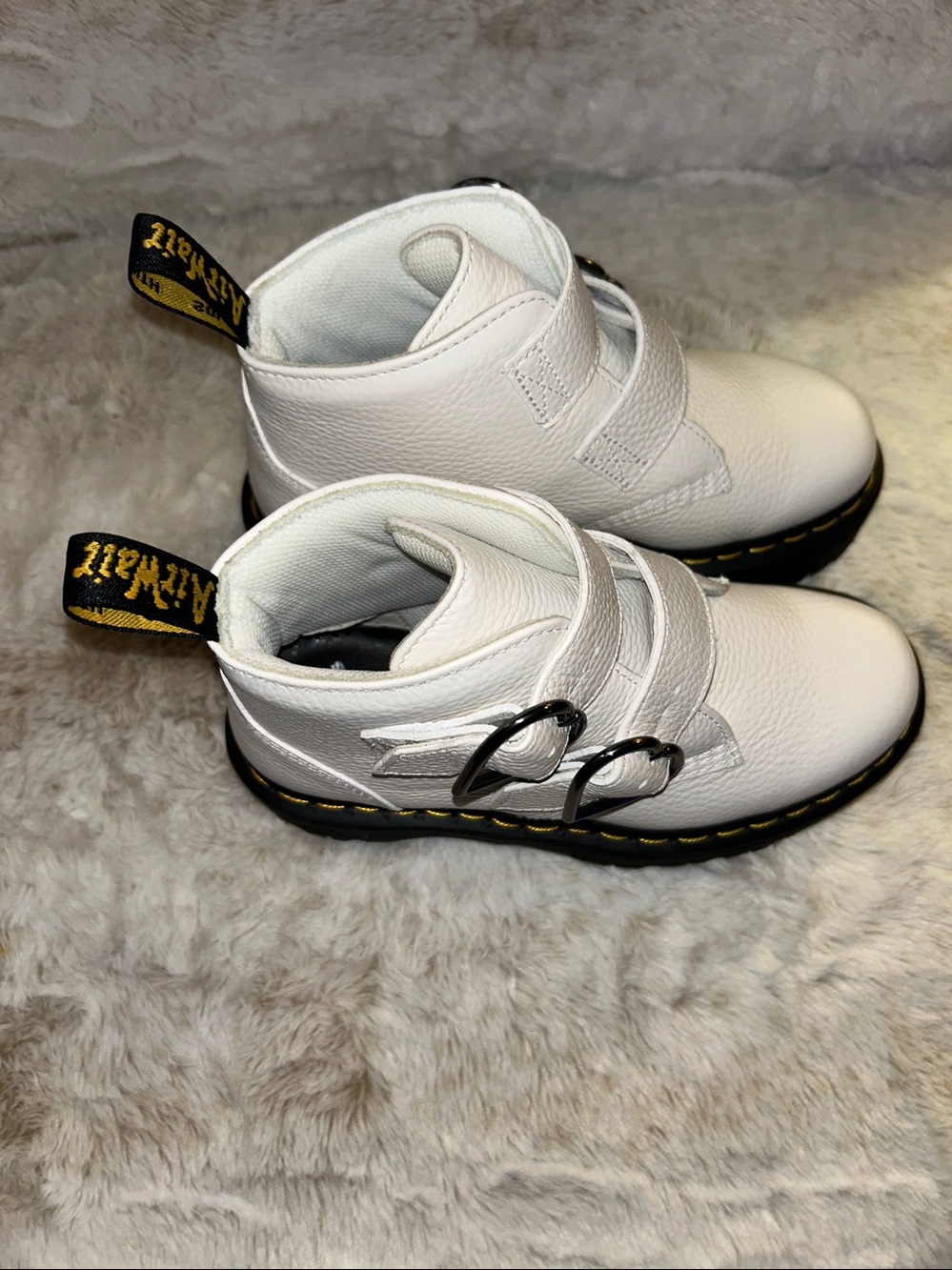 🤍NEW Dr. Martens Devon Heart Boots WHITE🤍 - Picture 6 of 11